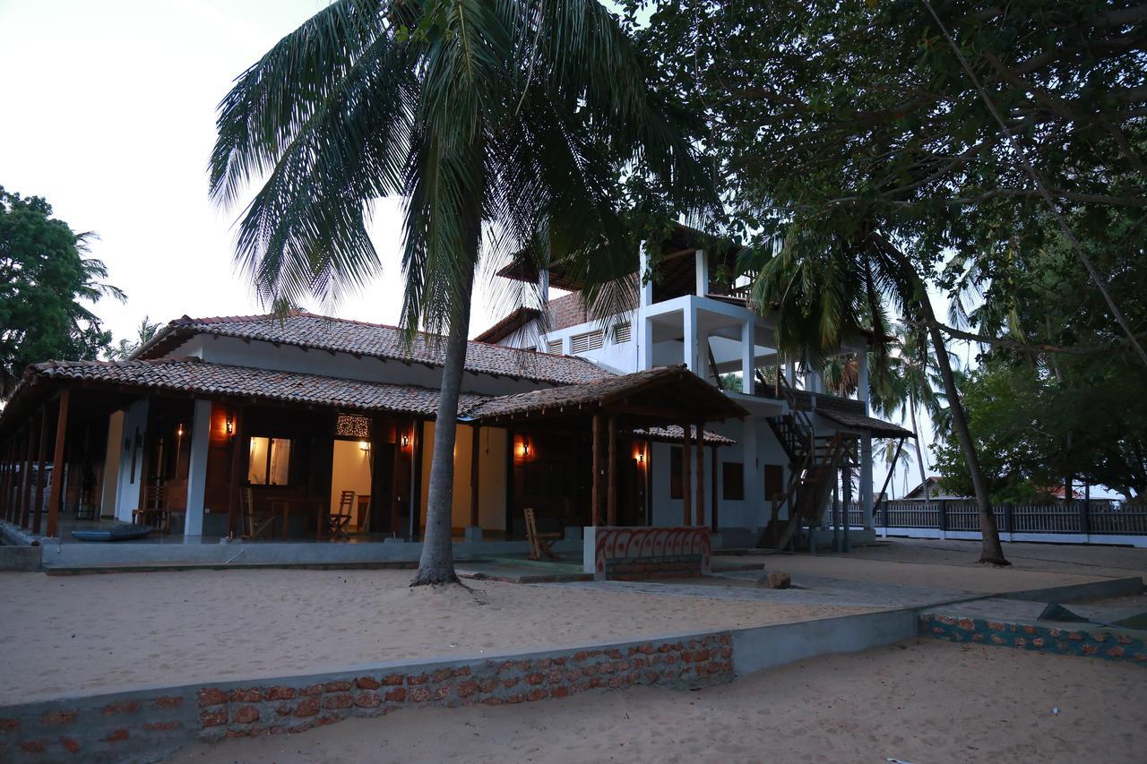 Red Coral Kitesurfing Resort Kalpitiya Exterior photo