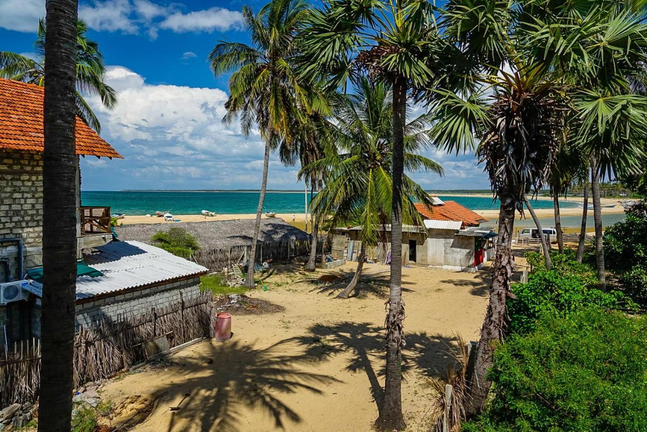 Red Coral Kitesurfing Resort Kalpitiya Exterior photo